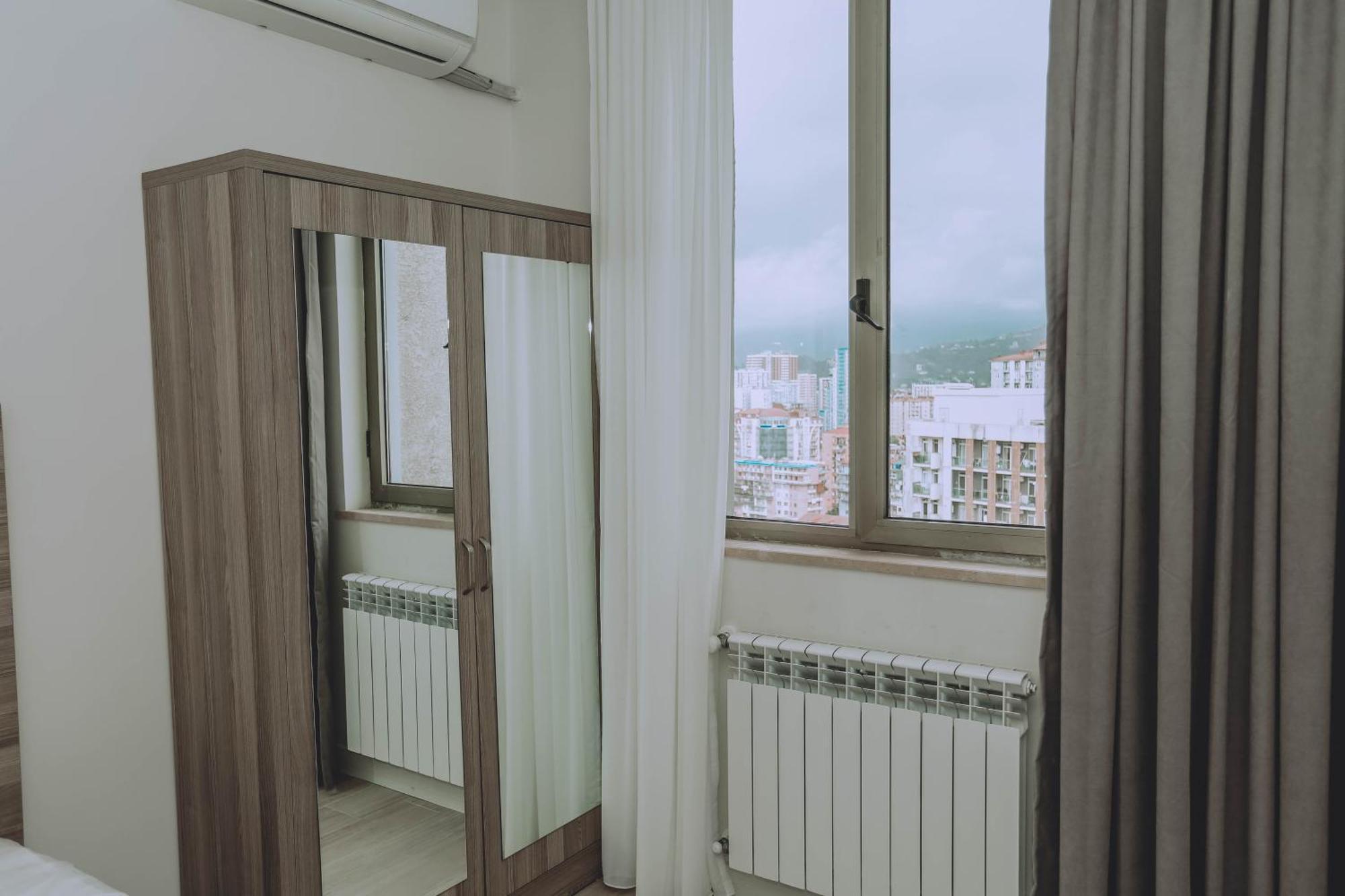 Royal Medis Hotel Batumi Exterior foto