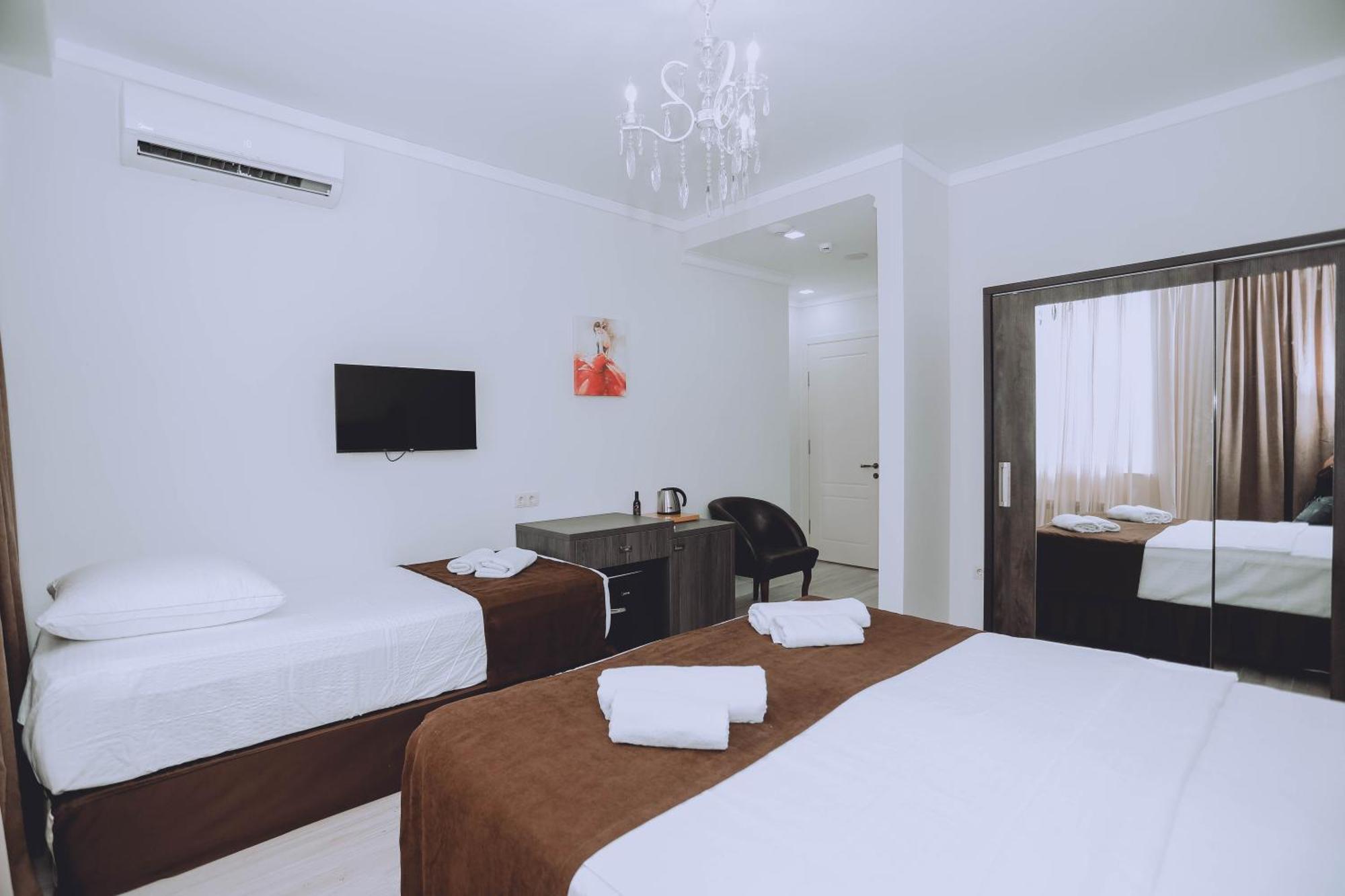 Royal Medis Hotel Batumi Exterior foto