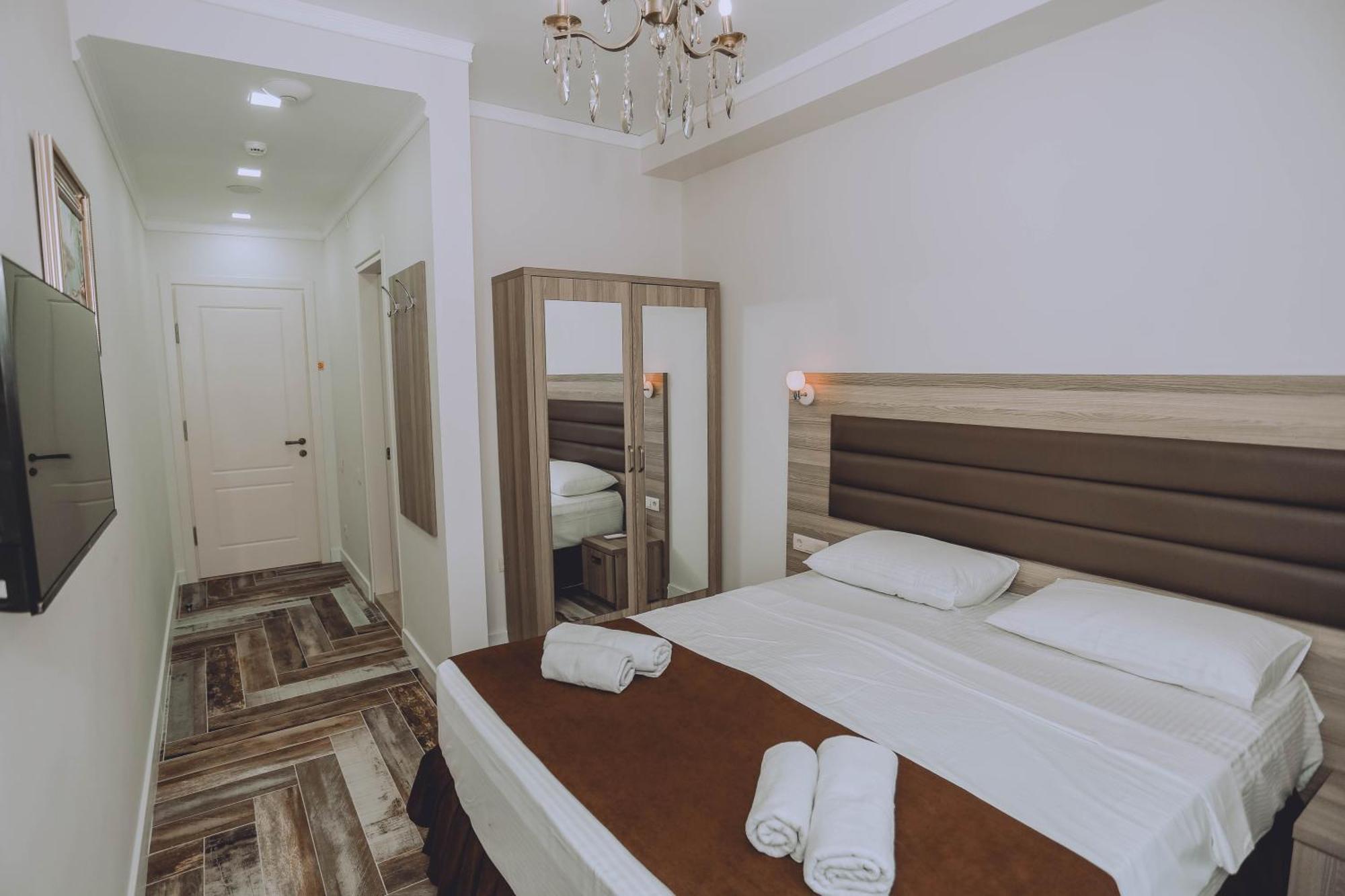 Royal Medis Hotel Batumi Exterior foto
